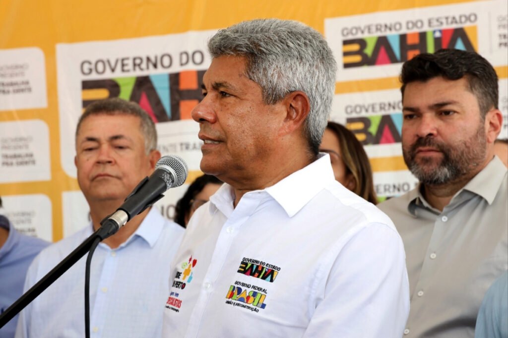 Jerônimo acusa ACM Neto de evitar confrontos e fugir do debate