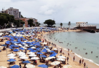 Réveillon na capital baiana lota praias e exige atenção redobrada no mar - 