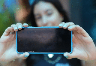 Uso de Internet nas escolas despenca em 2025 após restrição de celulares, revela pesquisa nacional - 