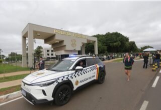 Bolsonaro é preso sem resistência em casa e sem Michelle: veja os bastidores da operação da PF - 