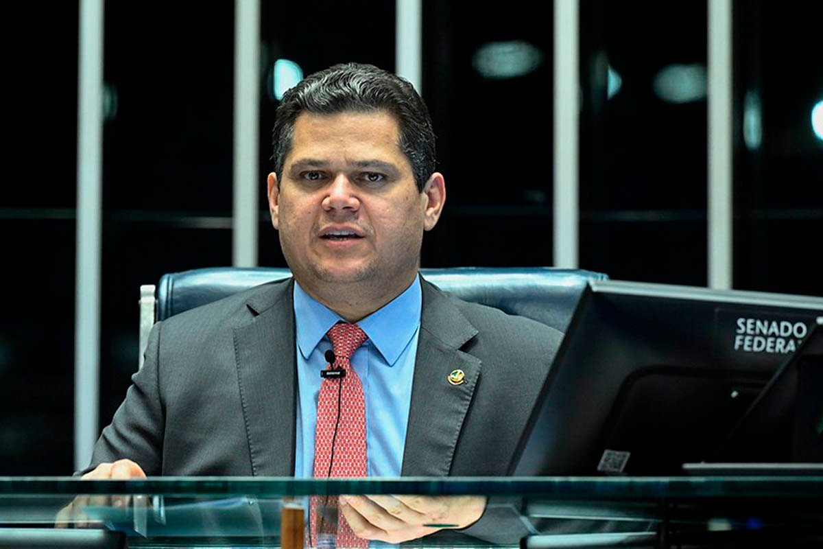 Alcolumbre critica governo Lula e diz que atraso em mensagem sobre indicação de Messias ao STF causa ‘perplexidade’ - 