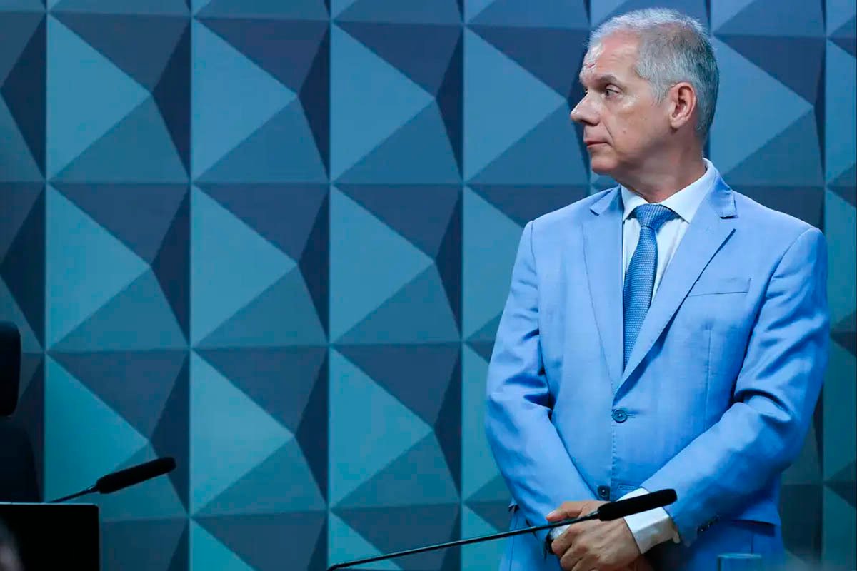 Ex-presidente do INSS recebia R$ 250 mil em propinas via empresas de fachada, diz PF - 