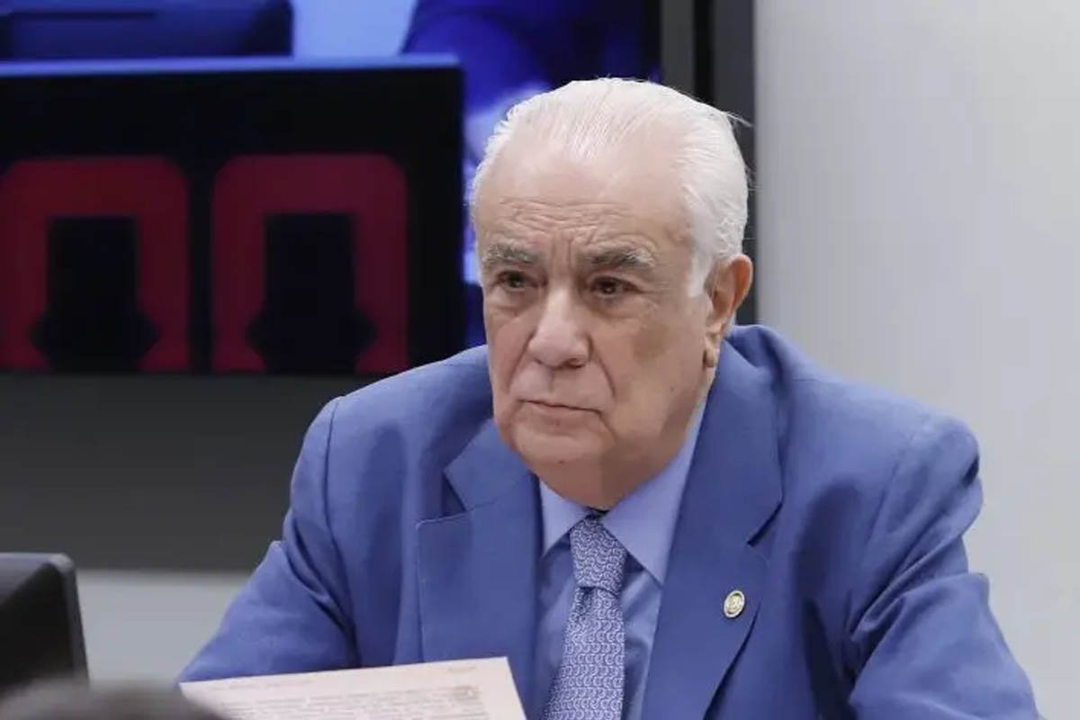 Hugo Motta escolhe Antônio Carlos Rodrigues para relatar projeto do devedor contumaz na Câmara - 