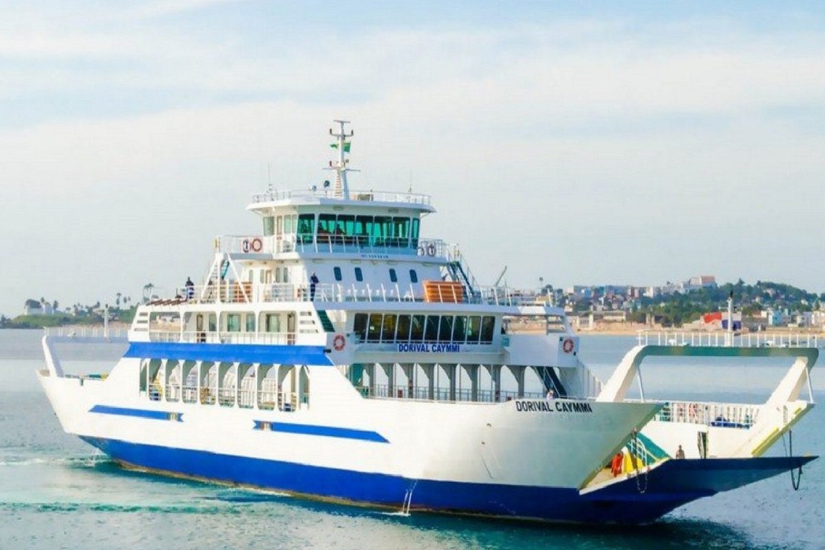 Ferry Boat registra filas de veículos moderadas no final da manhã do feriado da Consciência Negra - 