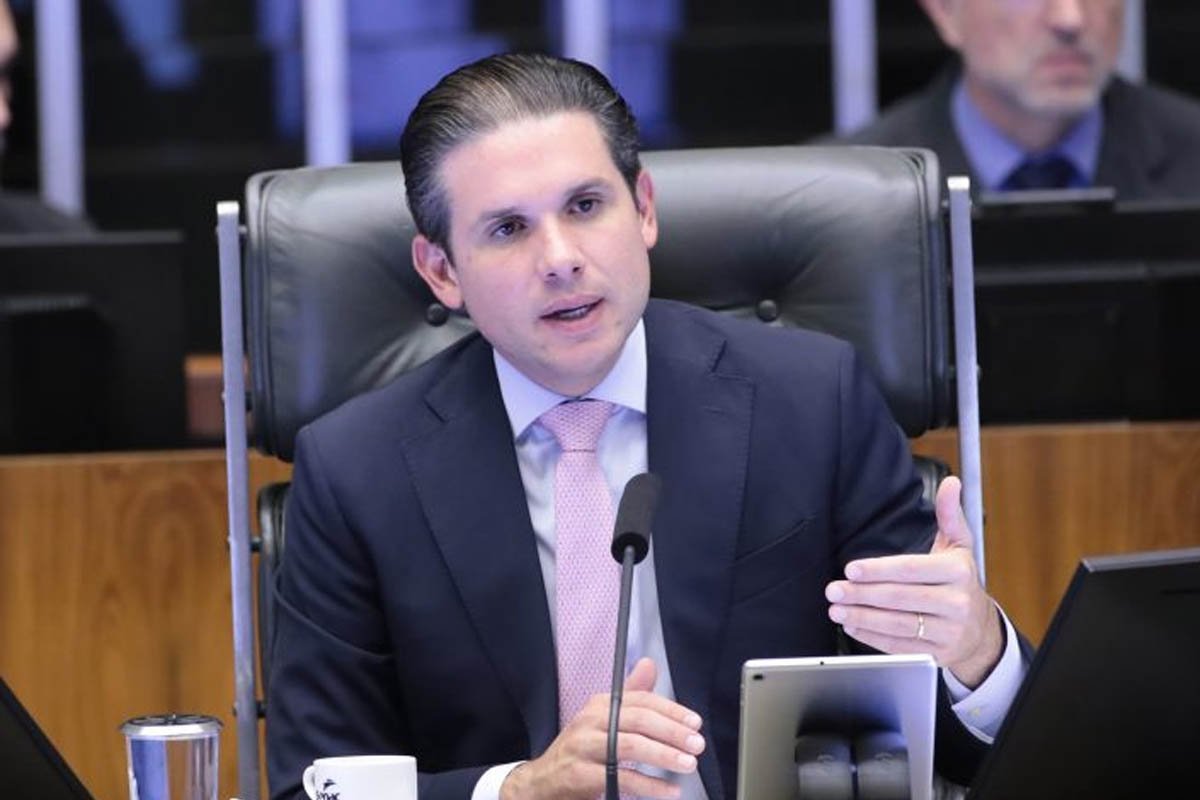 Hugo Motta diz que ‘escolhe quem quiser’ após indicar Derrite para relatar PL Antifacção - 