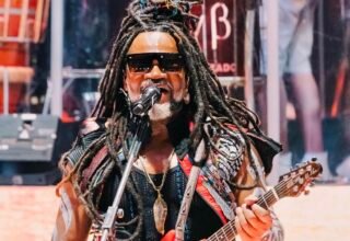 No aniversário de 63 anos, Carlinhos Brown celebra retorno do Sarau du Brown e anuncia novos trios e turnê com a Timbalada - 