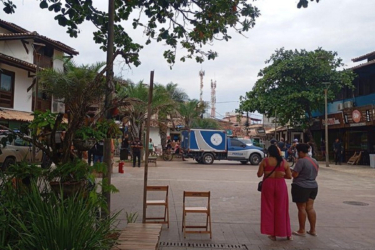 Incêndio em Praia do Forte mata criança de 3 anos e deixa três adultos feridos durante tentativa de resgate - 