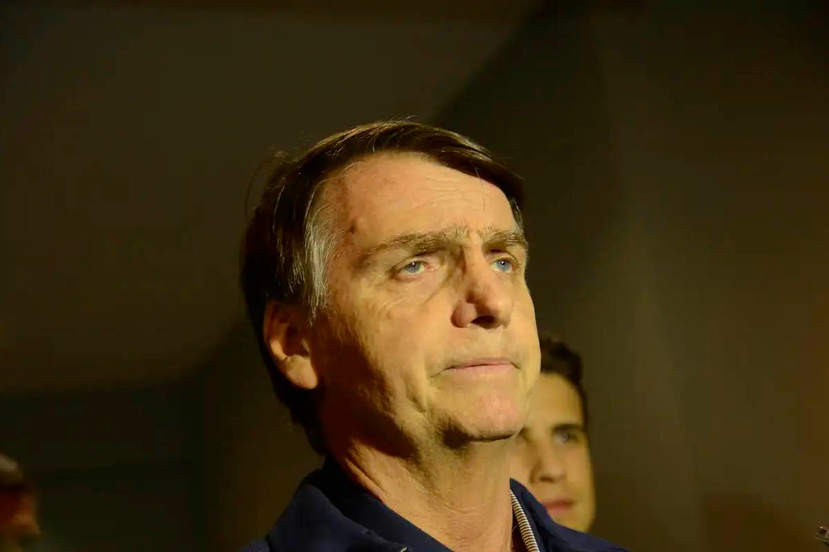Após crise de soluços persistente, Bolsonaro passará por nova intervenção nesta segunda-feira - 