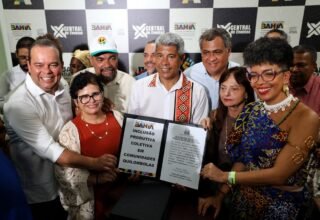 Jerônimo anuncia pacote para fortalecer políticas raciais durante homenagem a Mãe Stella de Oxóssi - 