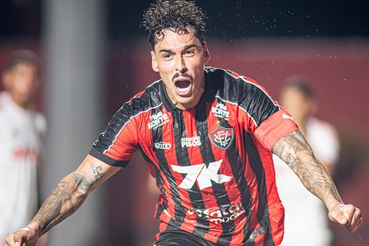 Vitória vence Internacional no Barradão, deixa zona de rebaixamento e ganha novo fôlego no Brasileirão - 