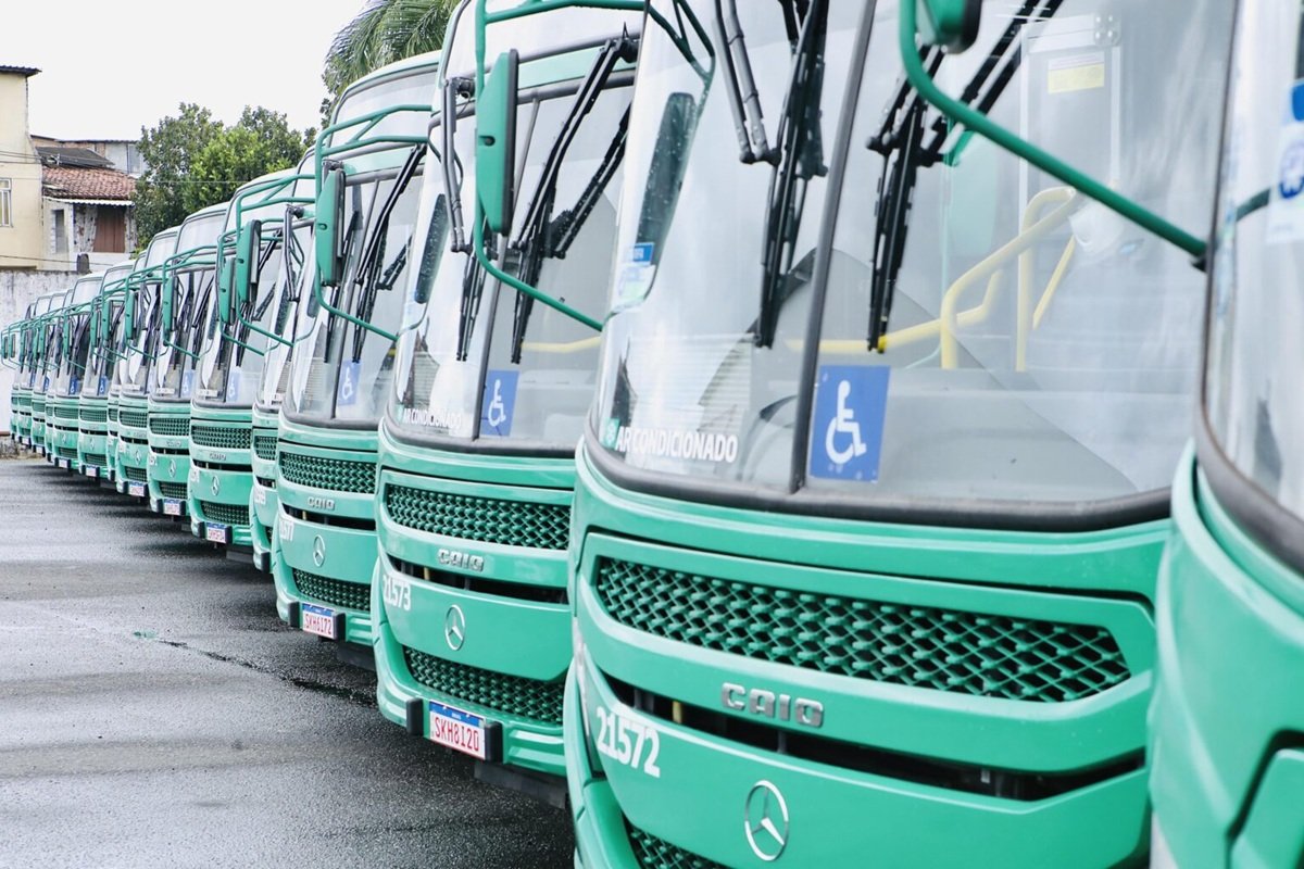 Semob reforça frota de ônibus em Salvador para garantir acesso aos locais de provas do Enem - 