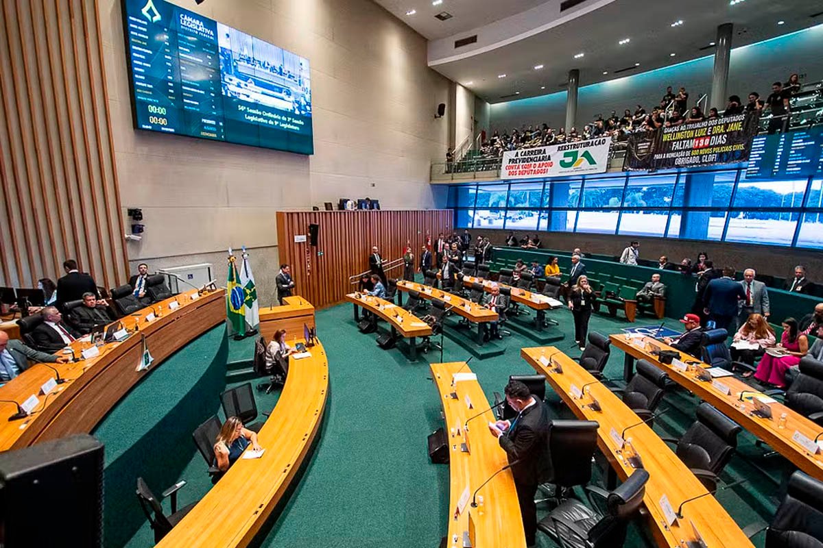 PT, PSOL e PSB pedem CPI para investigar operação entre BRB e Banco Master após afastamentos e prisão - 