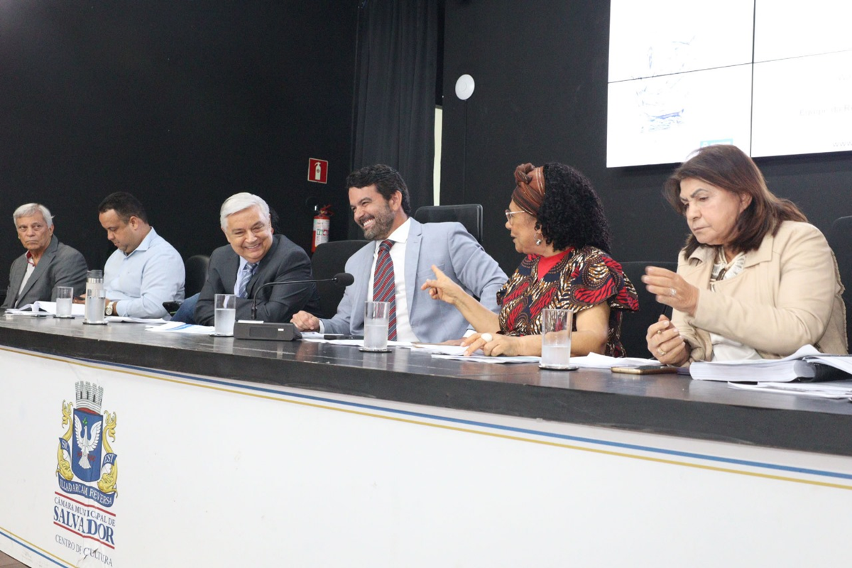 Prefeitura apresenta PLOA 2026 na Câmara de Salvador com previsão de orçamento recorde de R$ 14,9 bilhões - 