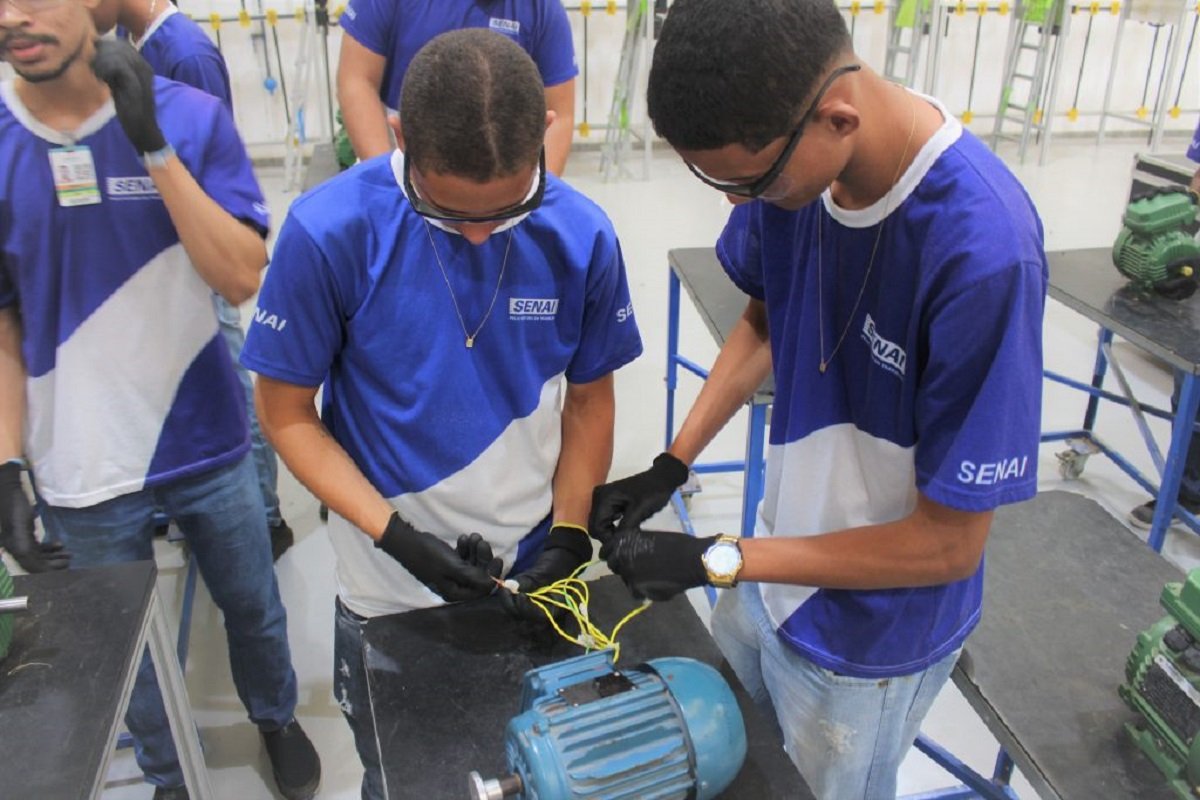 Senai-BA abre seleção com 102 vagas gratuitas para jovens na área industrial - 