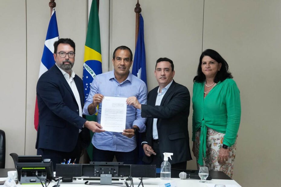 Prefeitura e Coelba firmam convênio de R$ 1,1 milhão para modernizar iluminação em avenidas de Salvador - 