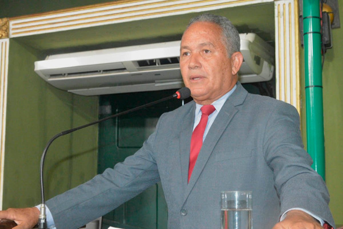 Téo Senna propõe projeto para transformar imóveis ociosos em moradias adaptadas para idosos em Salvador - 