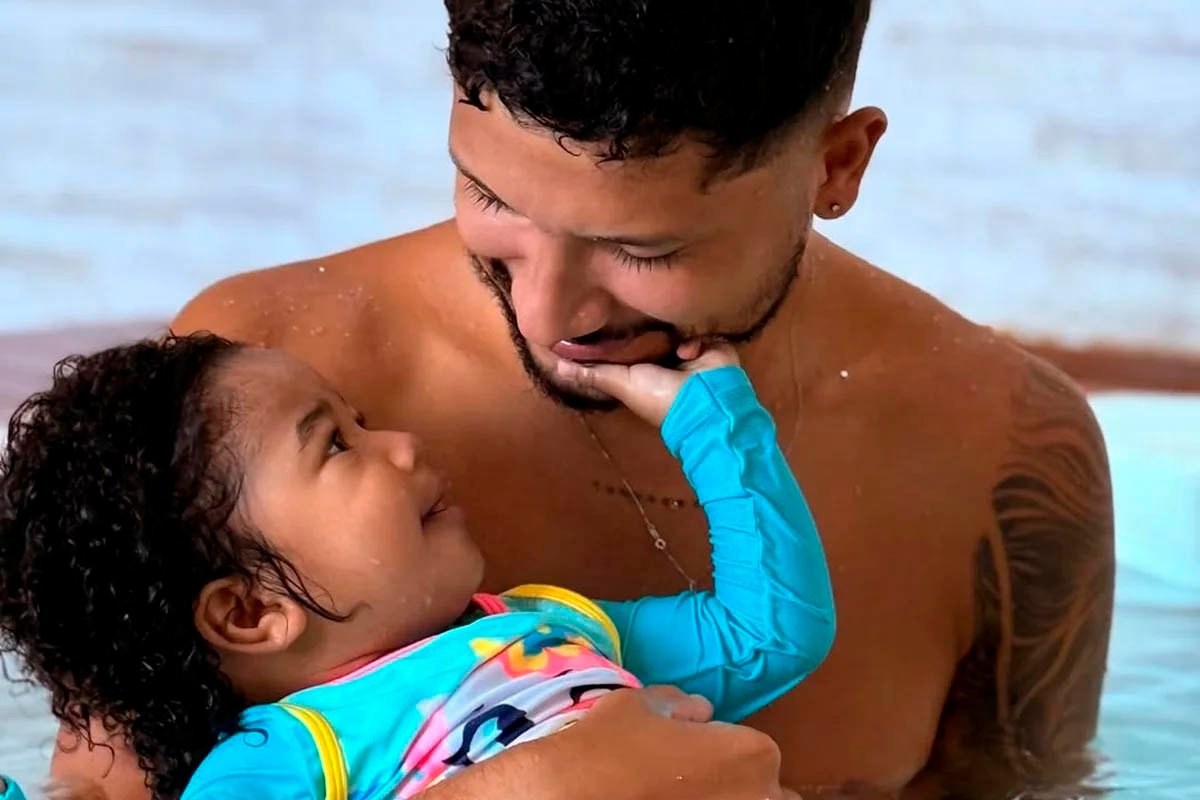 Yuri Lima planeja retorno ao futebol em 2026 e nega ligação entre pausa e namoro com Iza - 