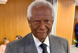 Edvaldo Brito recebe homenagem no TJ-BA, confirma apoio do PSD à reeleição de Jerônimo e nega divisão na vaga para Senado - 