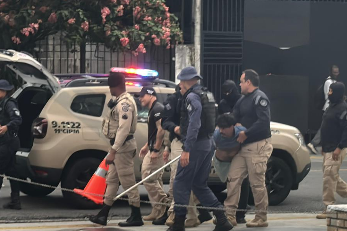 Homem é preso na Graça acusado de usar cães para atacar e ameaçar moradores - 