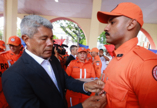 Bahia homenageia 49 bombeiros que atuaram nas enchentes do Rio Grande do Sul em 2024 - 