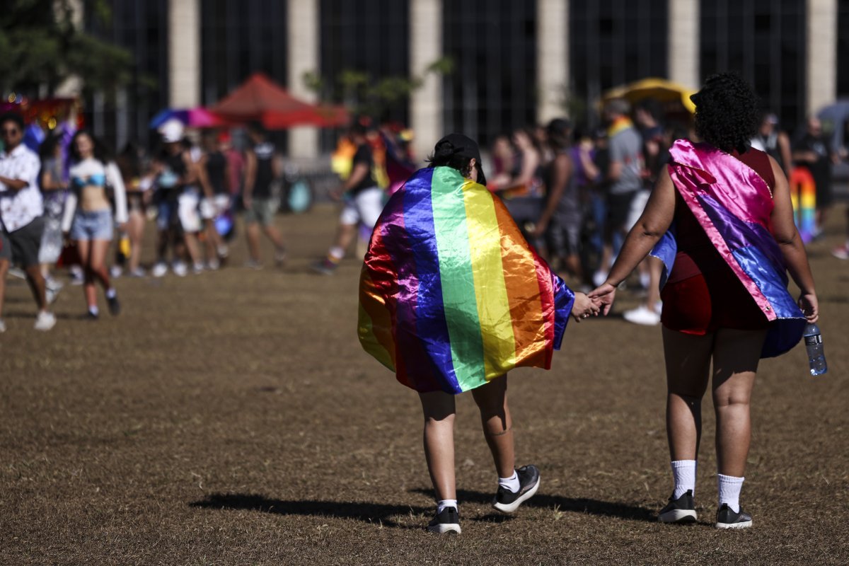 União homoafetiva cresce 727% no Brasil entre de 2010 e 2022, aponta IBGE - 