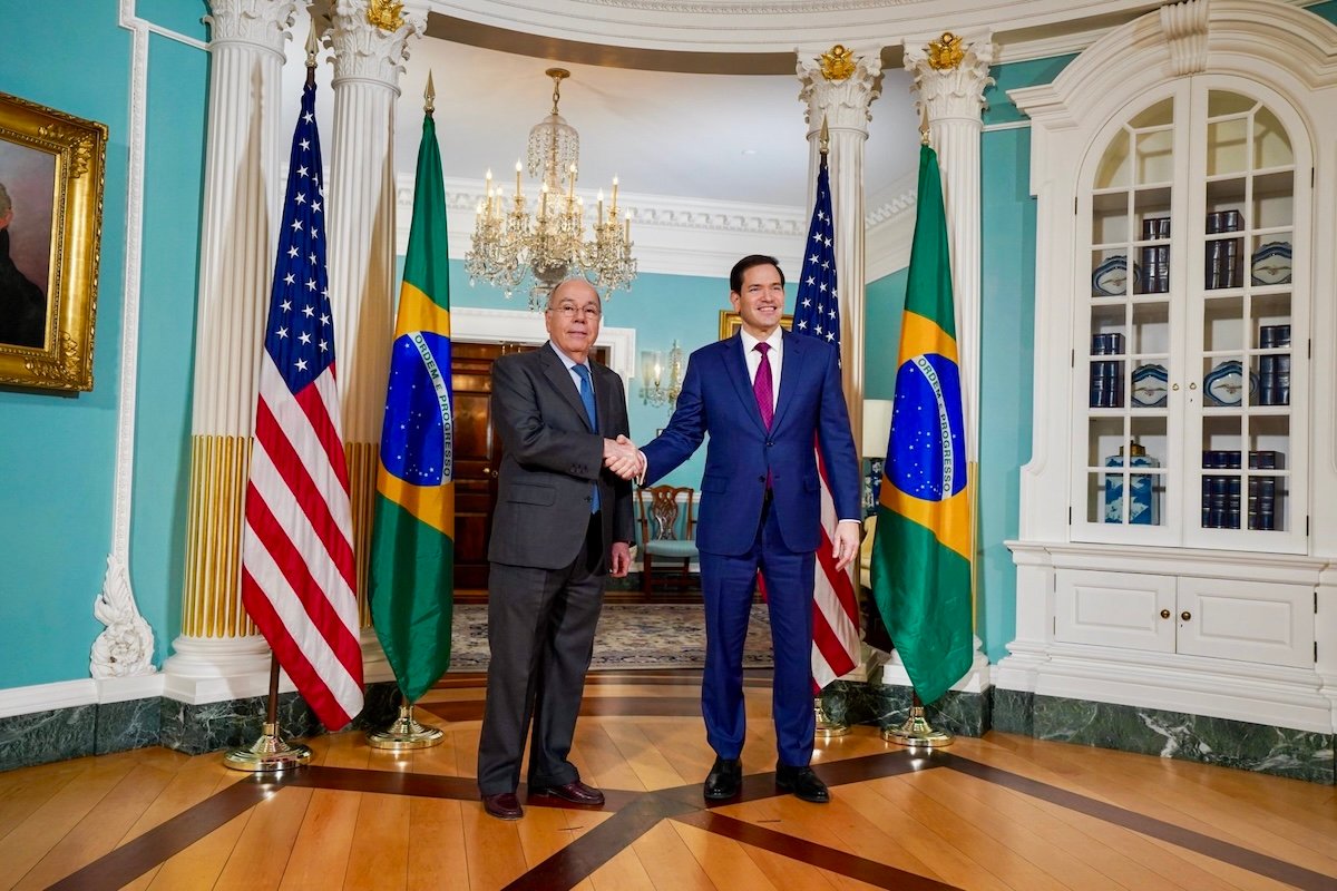 Brasil espera resposta dos EUA após encontro entre Mauro Vieira e Marco Rubio em Washington - 