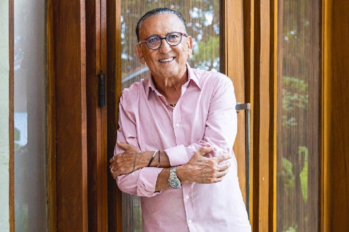 Galvão Bueno é internado com pneumonia em hospital de São Paulo - 