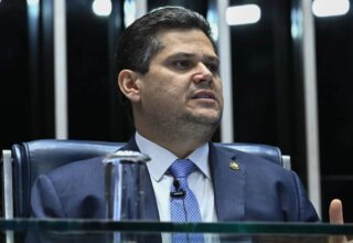 Alcolumbre cancela sabatina de Messias e volta a criticar governo Lula por atraso em envio de indicação ao Senado - 