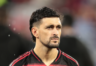 Arrascaeta supera Messi e é eleito Rei da América após temporada de recordes pelo Flamengo - 