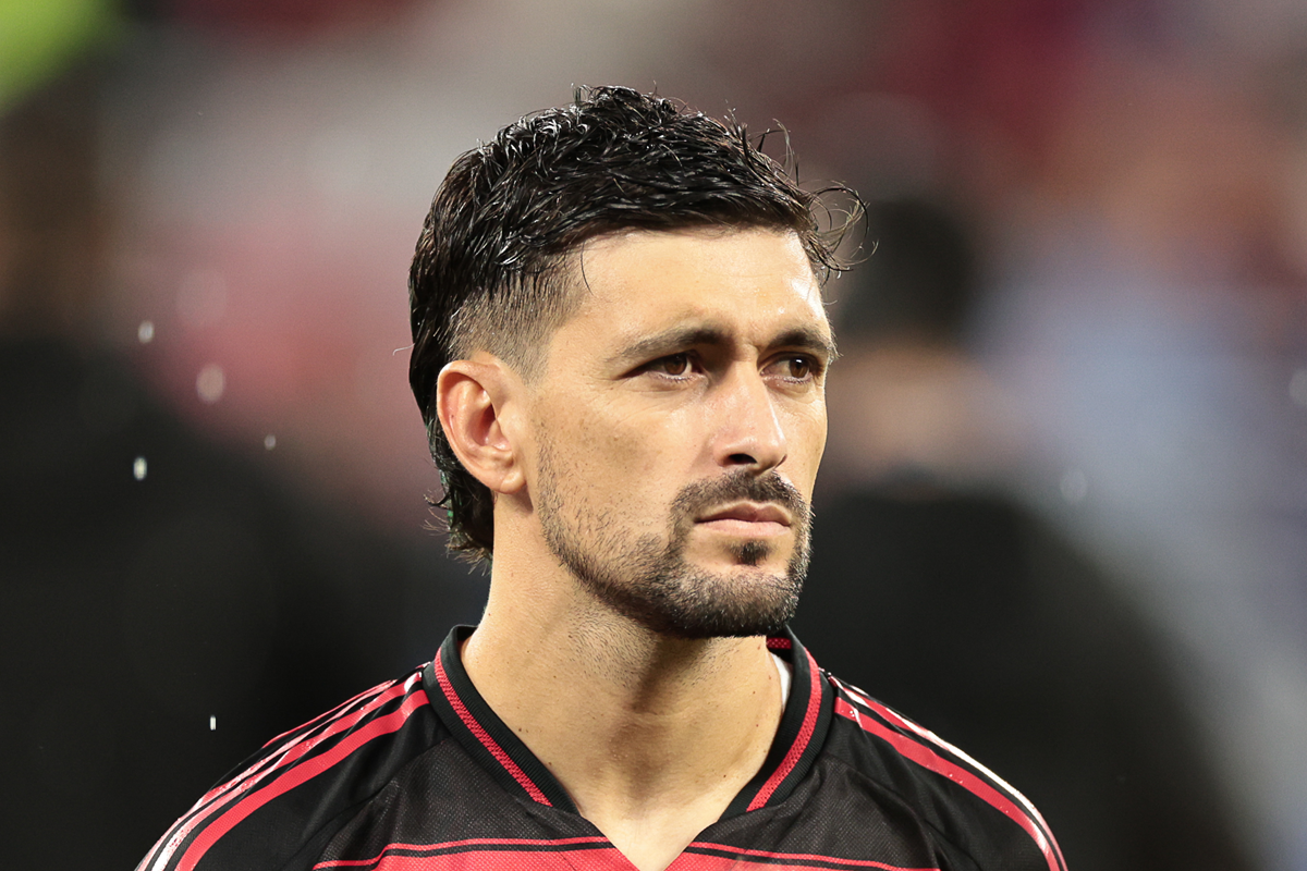 Arrascaeta supera Messi e é eleito Rei da América após temporada de recordes pelo Flamengo - 