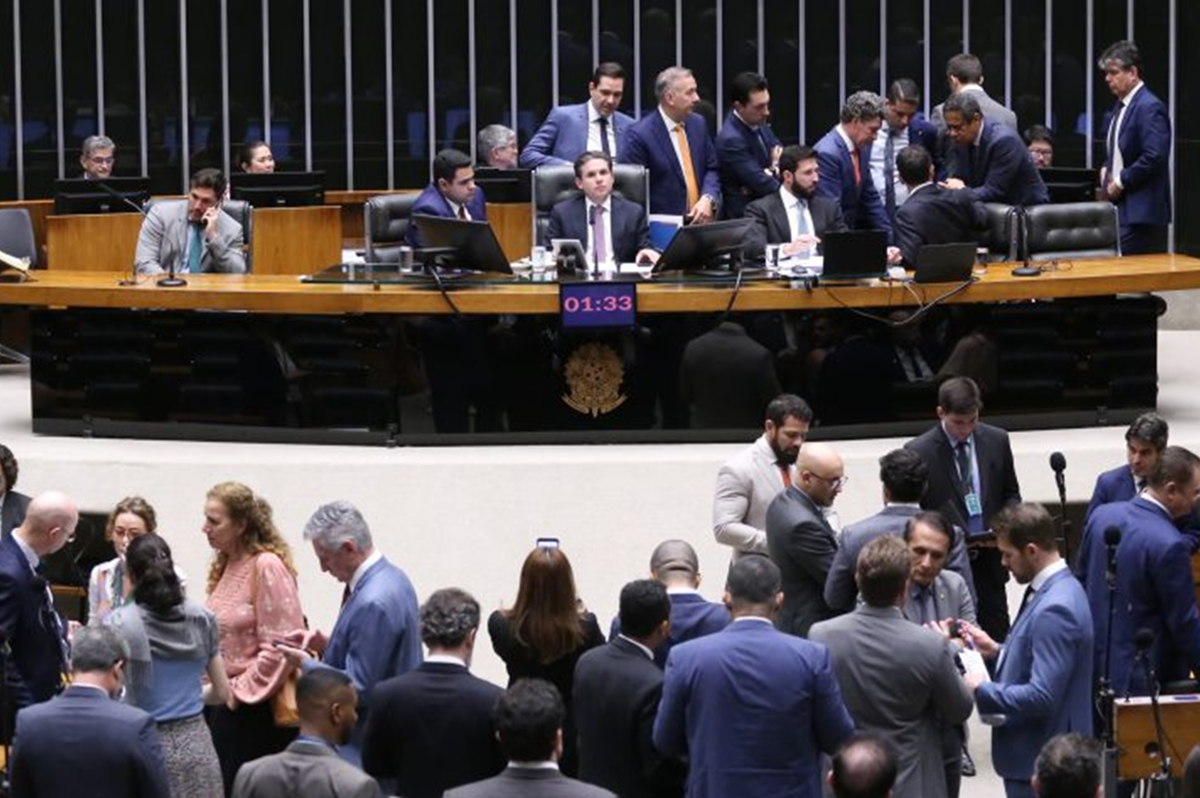 Câmara aprova texto-base que corta benefícios fiscais e amplia arrecadação em 2026 - 