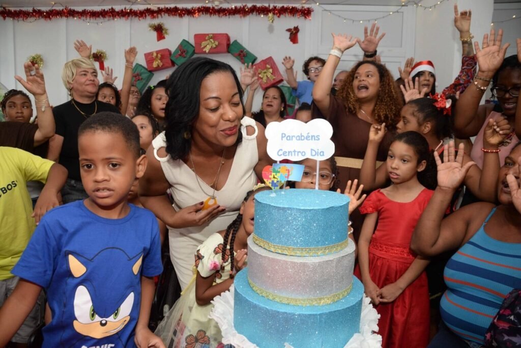 Centro Dia completa oito anos e celebra final de ano com assistidos e familiares
