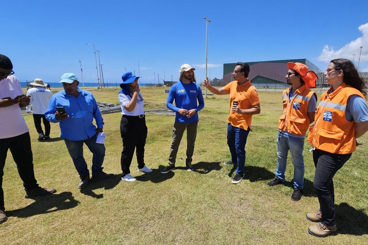 Codesal vistoria estruturas e área de fogos na Arena O Canto da Cidade para o Festival Virada Salvador - 