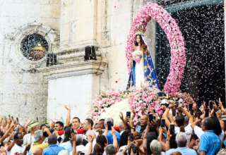 Homenagens a Nossa Senhora da Conceição mobiliza fiéis com missas, procissões e referências a padroeira da Bahia - 