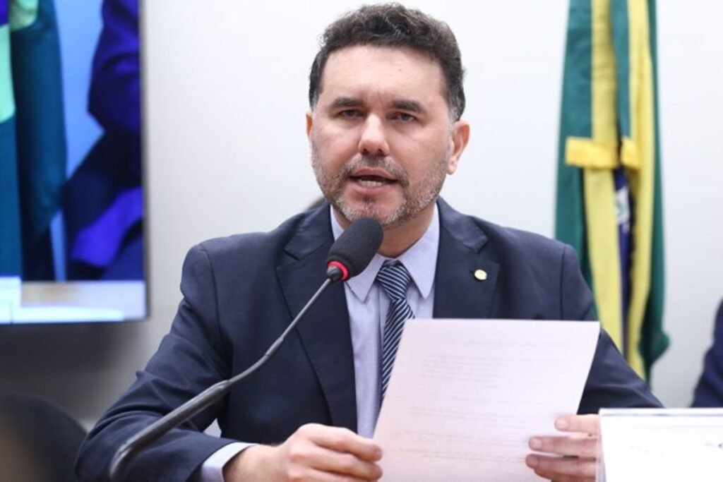 Comissão da Câmara aprova novo Plano Nacional de Educação sem ensino domiciliar e estipula 19 metas para a próxima década