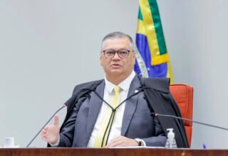 Flávio Dino suspende trecho de projeto que pode reabrir orçamento secreto no Congresso - 