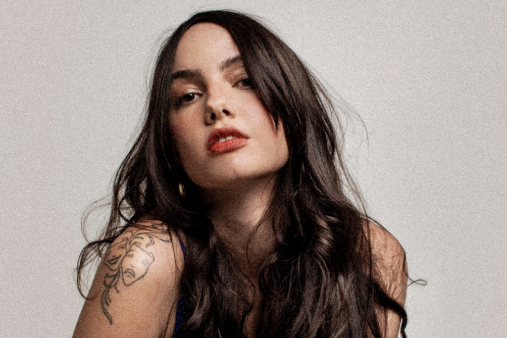 Lavínia transforma Moraes Moreira em abre-alas do verão no Velho Espanha