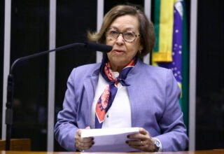 Lídice da Mata vê Hugo Motta enfraquecido sem controle do orçamento e diz que Câmara não apresenta ‘comportamento equilibrado’ - 