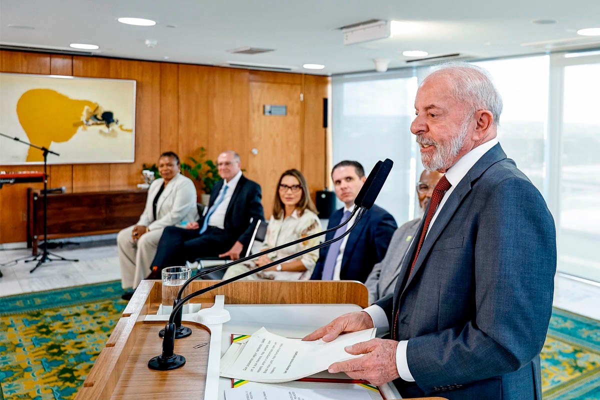 Lula altera decreto e adia exigências do marco legal do saneamento para liberação de verbas federais - 