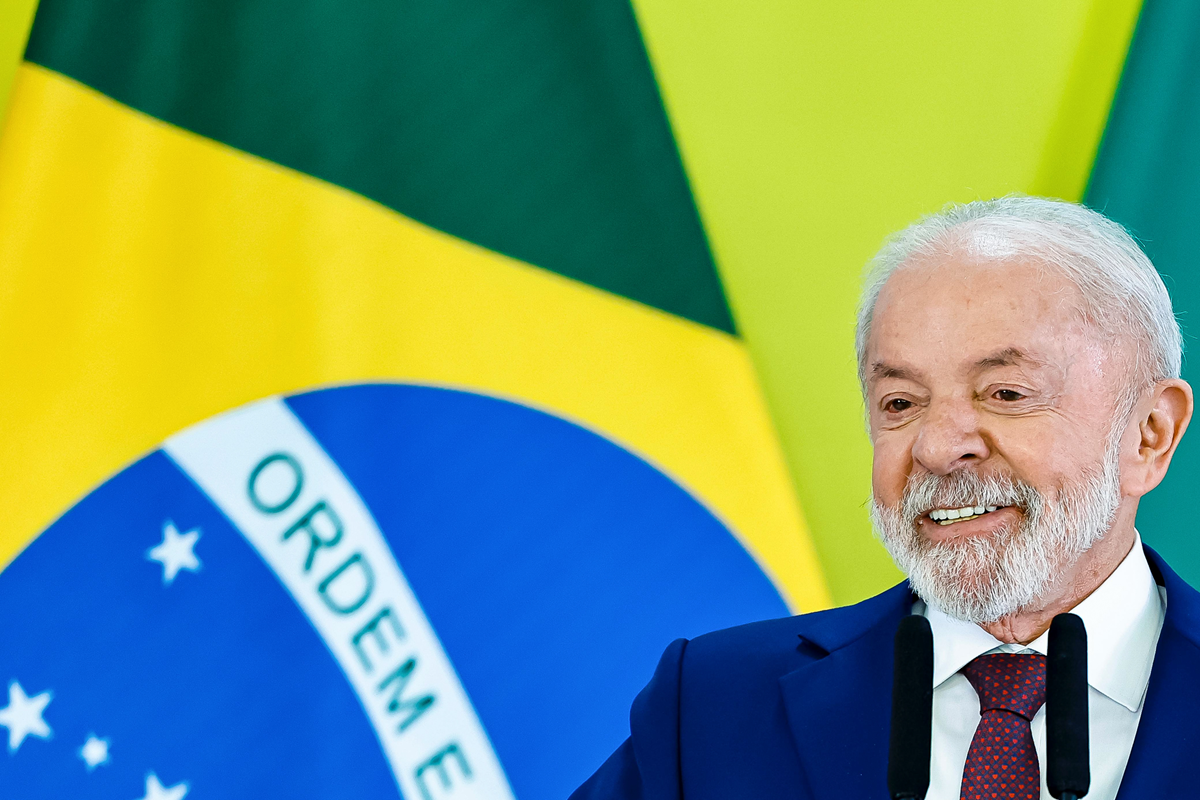 Lula pressiona União Europeia por acordo com o Mercosul e diz que tem cobrado Trump para retirada de tarifas - 