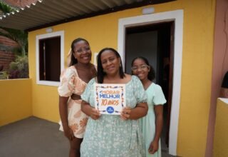 Morar Melhor entrega mais 100 casas reformadas no Alto do Cabrito e chega a 400 lares beneficiados - 