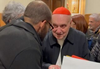 Baiano entrega ao Papa Leão XIV livro sobre diplomacia pontifícia em celebrações do Ano Jubilar - 