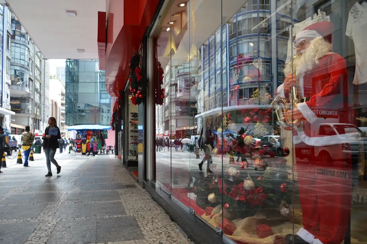 Véspera de Natal não é feriado: veja quem tem direito à folga no dia 24 de dezembro - 