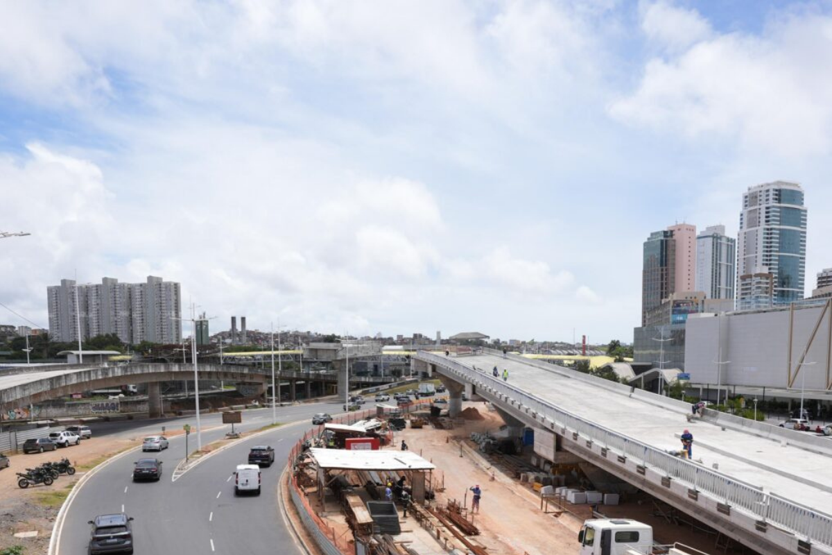 Prefeitura cria linha especial gratuita para amenizar impactos de obras na Avenida ACM - 