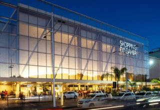 Shopping da Bahia celebra 50 anos com show gratuito no Farol da Barra com Brown, Saulo, Durval Lelys, Olodum e mais; confira - 