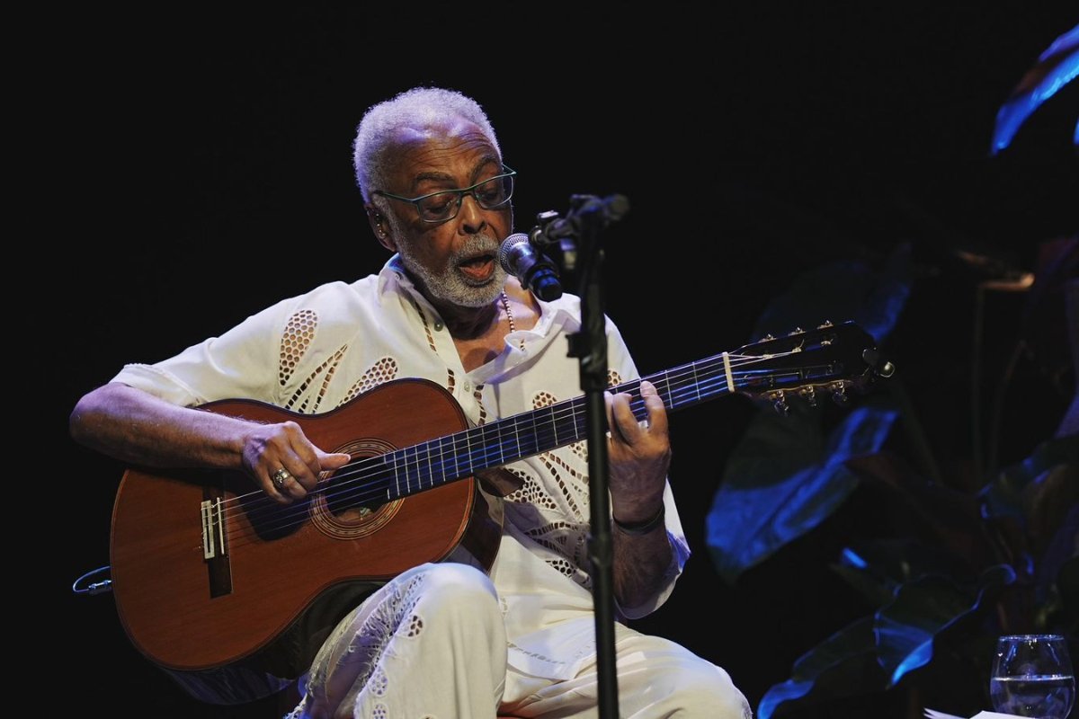 Noite histórica no Teatro Gamboa: Gilberto Gil sobe ao palco e impulsiona campanha de resistência cultural - 