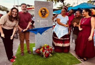 Salvador inaugura primeira efígie dedicada a uma baiana de acarajé em homenagem a Cira - 
