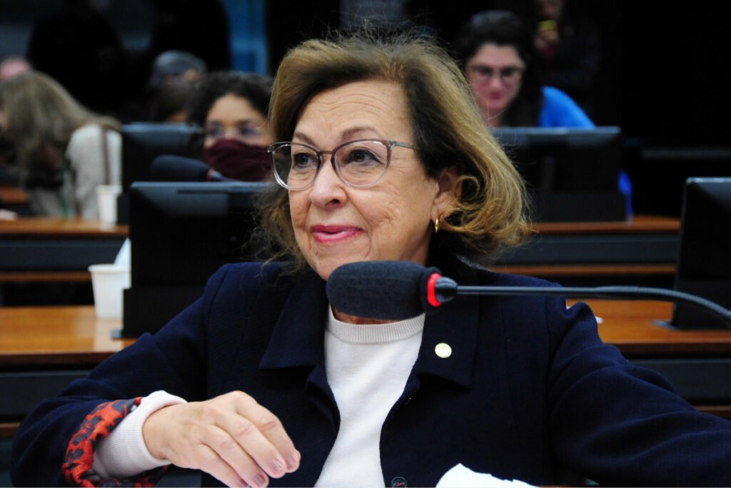 Lídice da Mata promove plenária estratégica em Salvador para fortalecer base eleitoral