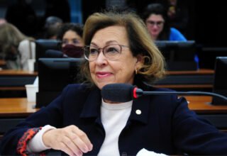 Lídice da Mata propõe criação do Dia Nacional do Samba-Reggae para celebrar herança afro-brasileira - 