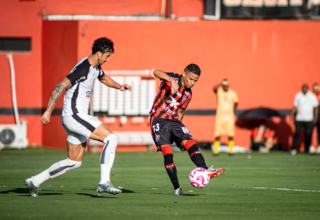 Vitória vai pagar multa para escalar Erick contra o São Paulo - 